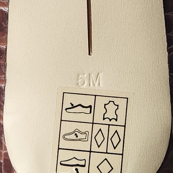 Nine West Crocodile Pumps - Picture 6 of 6